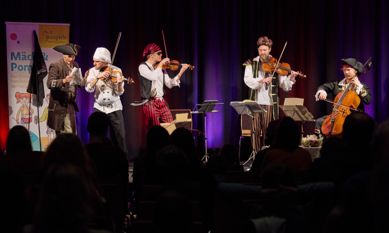 Danish String Quartet & Stephan Waak